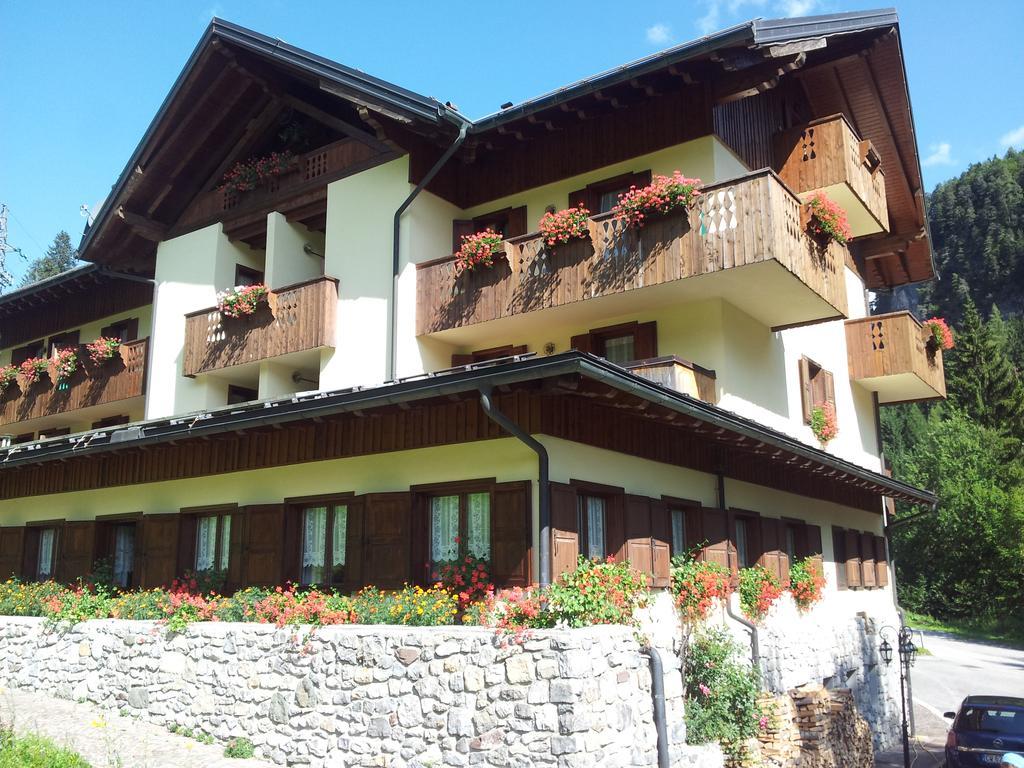 Albergo Nuoitas Forni di Sopra Buitenkant foto